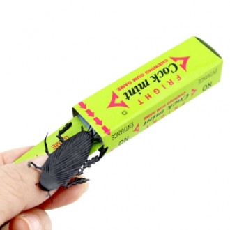 Chewing Gum Cockroach Tricky Joke Toy